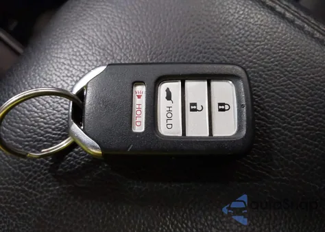 2016 Honda Cr-V Touring z USA, uszkodzony, nr VIN 5J6RM4H97GL073116